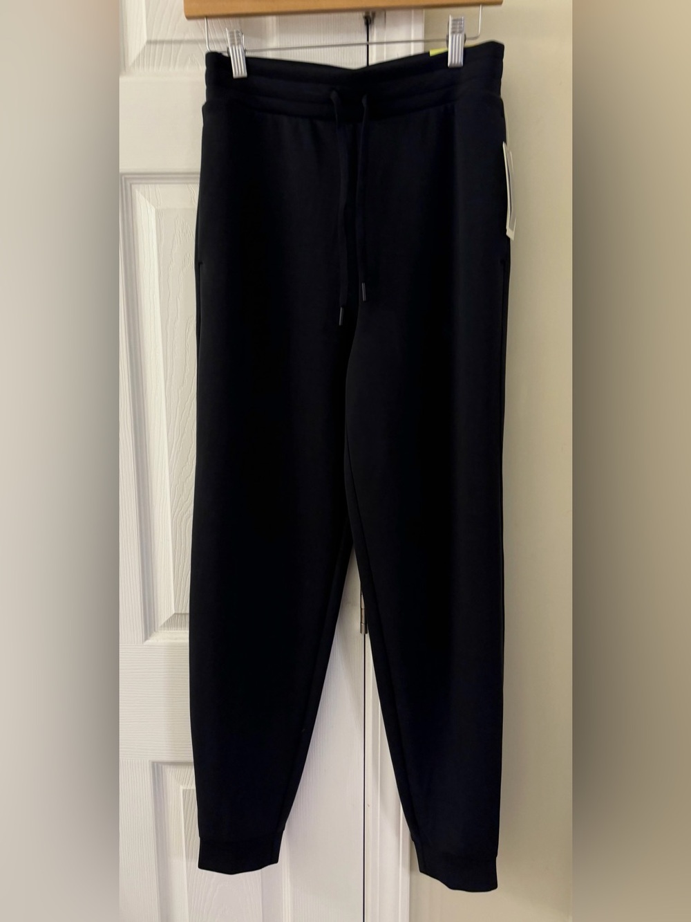 NWT All In Motion High Rise Airy Sleek Joggers